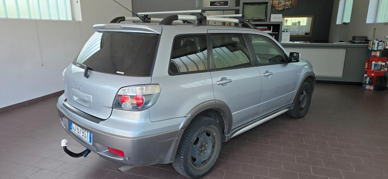 Mitsubishi Outlander 2.0i 16V 4WD Automatica Gancio