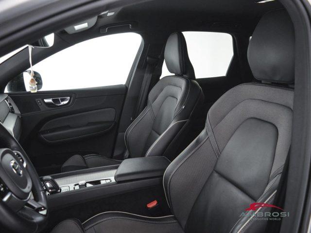 VOLVO XC60 B4 (d) AWD Geartronic R-design - AUTOCARRO N1