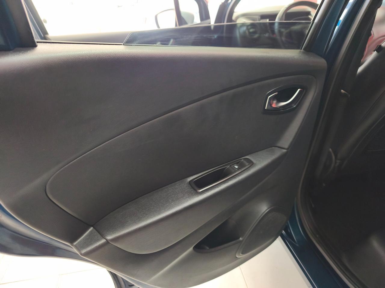 Renault Captur dCi 8V 90 CV EDC Sport Edition
