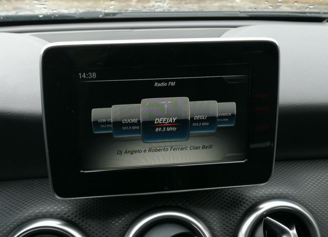 MERCEDES-BENZ A 180 d Business