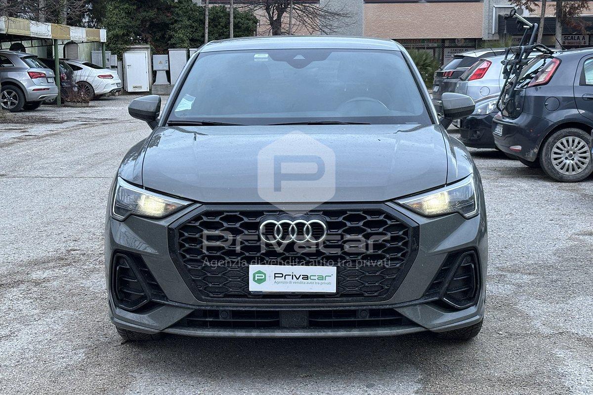 AUDI Q3 35 TDI Business Advanced