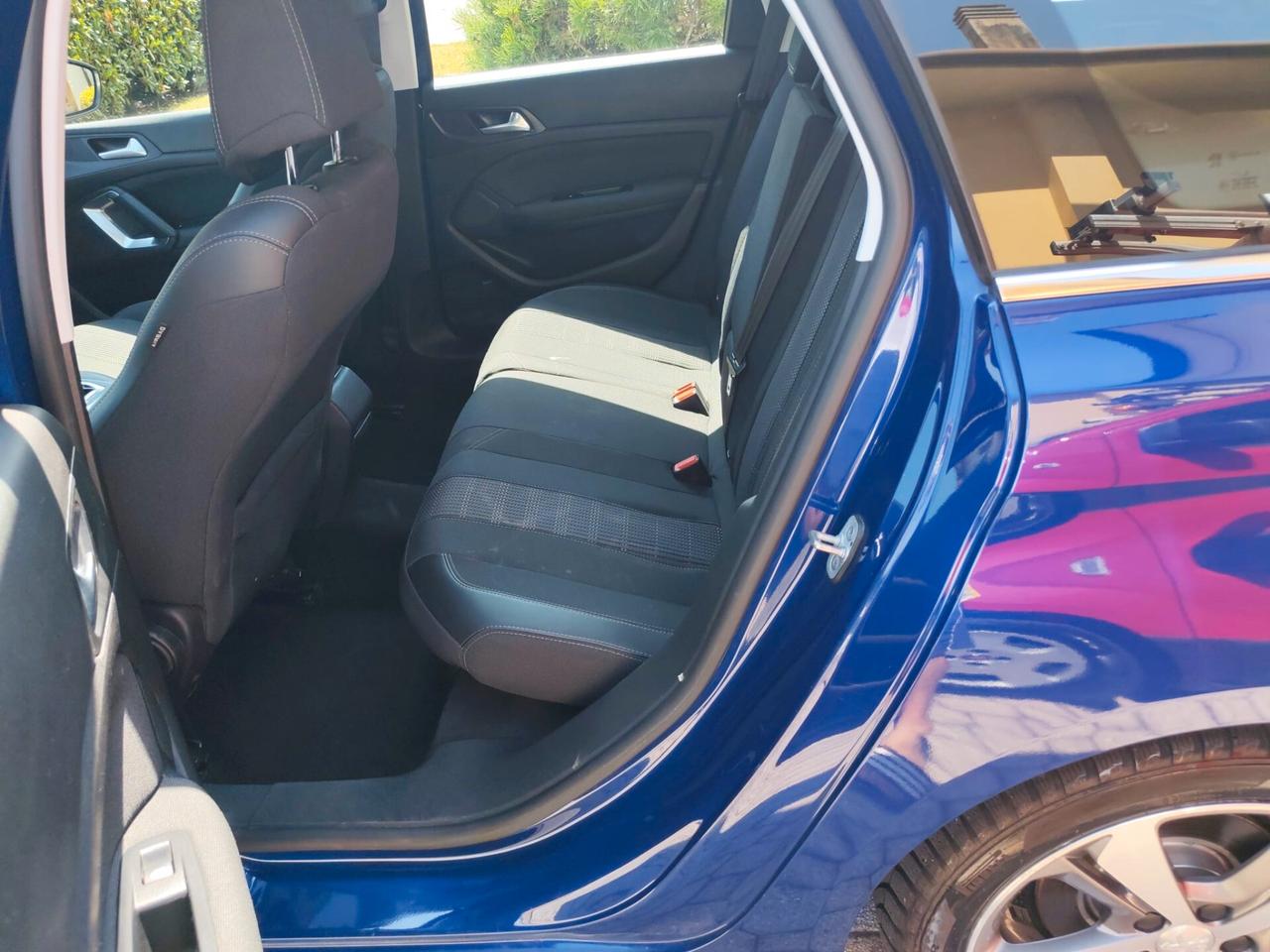 Peugeot 308 BlueHDi 130 S&S SW Allure