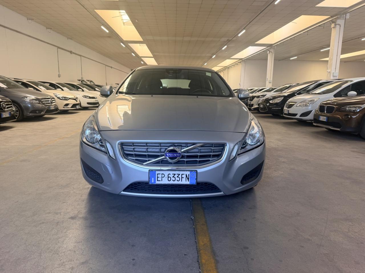 Volvo V60 DRIVe Powershift Momentum