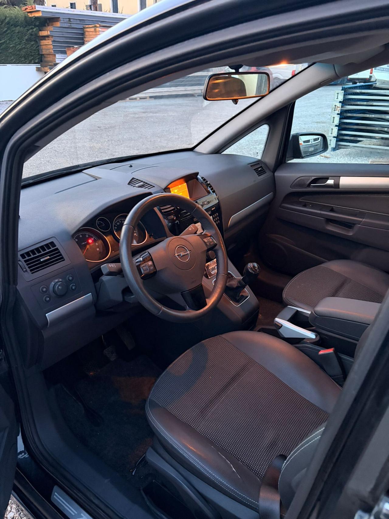 Opel Zafira 1.6 16V ecoM 94CV Cosmo