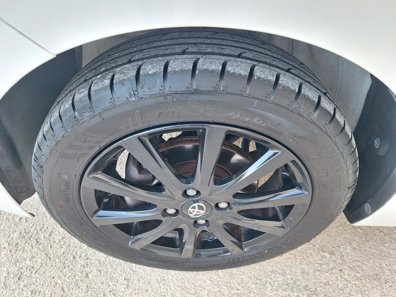 Toyota Aygo 1.0 69 CV 5 porte x-play RETROCAMERA FULL