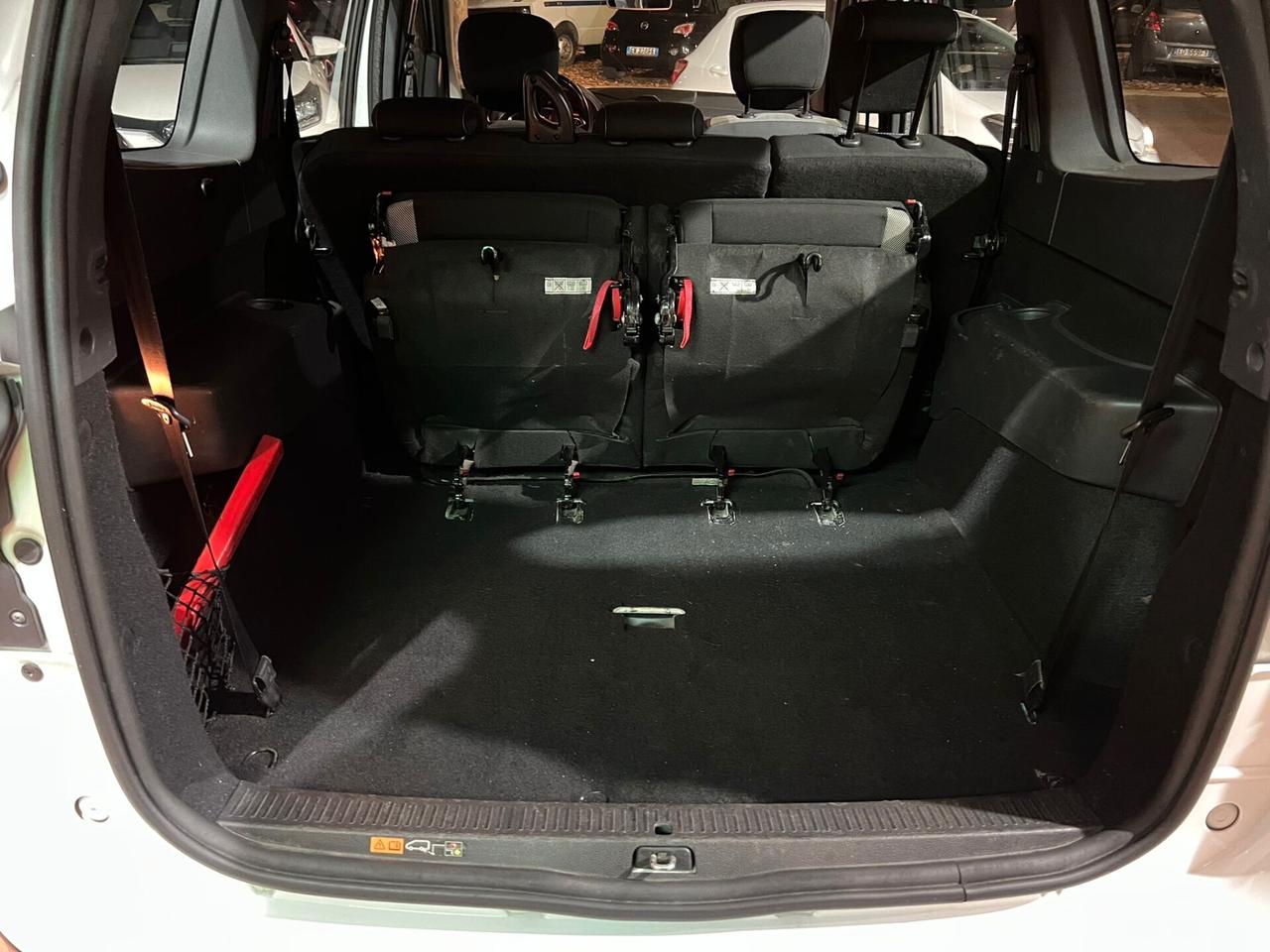 Dacia Lodgy Stepway 1.5 Blue dCi 8V 115CV 7 posti