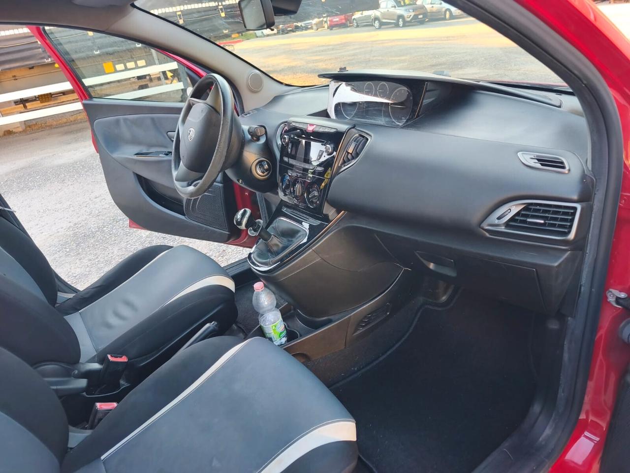 Lancia Ypsilon 2014--900 Benzina Metano Neopatentati