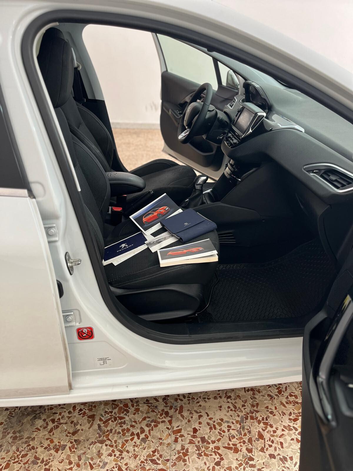 Peugeot 208 BlueHDi 75 5 porte Allure