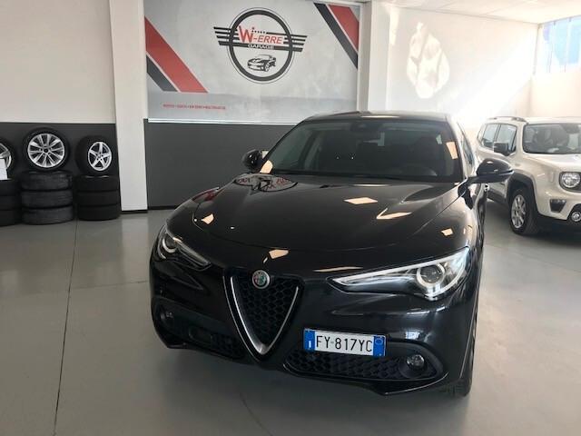 Alfa Romeo Stelvio 2.2 Turbodiesel 210 CV AT8 Q4 Executive PALETTE AL VOLANTE + CARBONIO INTERNO