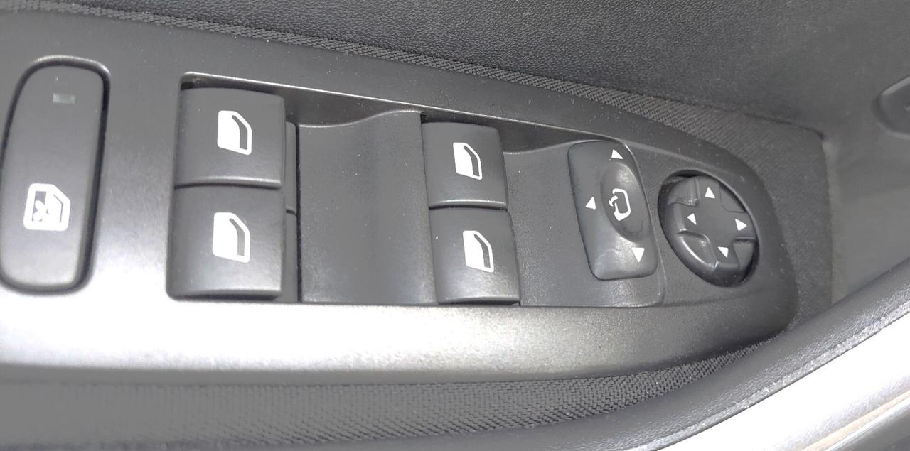 PEUGEOT 2008 - NEOPATENTATI - EURO 6