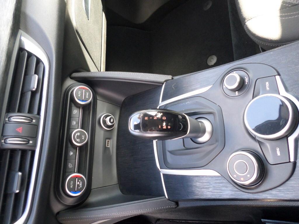 Alfa Romeo Stelvio 2.2 Turbodiesel 160 CV AT8 RWD Business