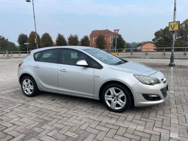 Opel Astra 1.4 100CV 5 porte Cosmo