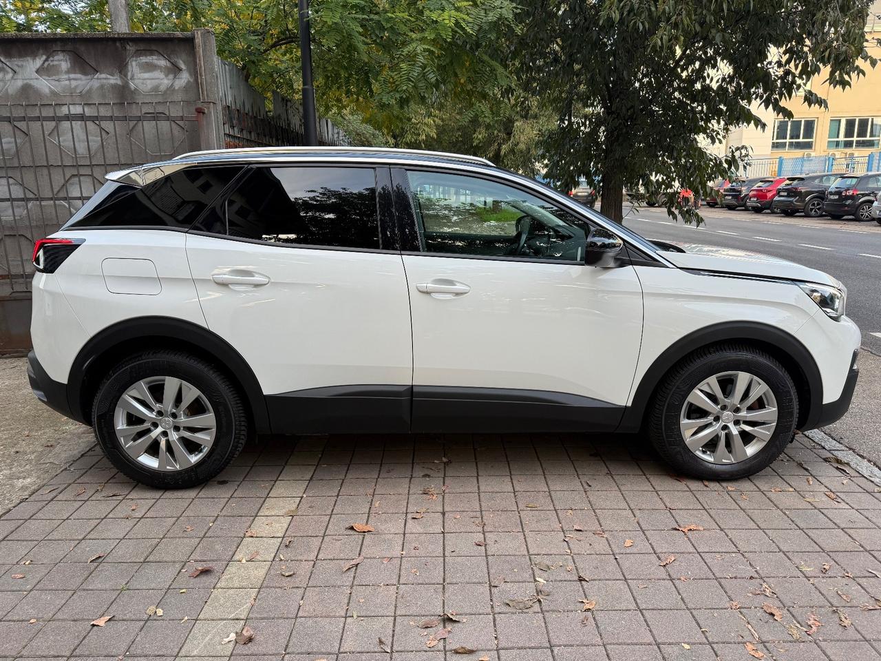 Peugeot 3008 BlueHDi 130 S&S Business