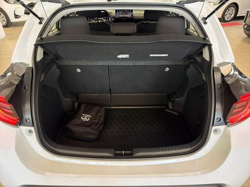 Toyota Yaris Hybrid Trend MY22