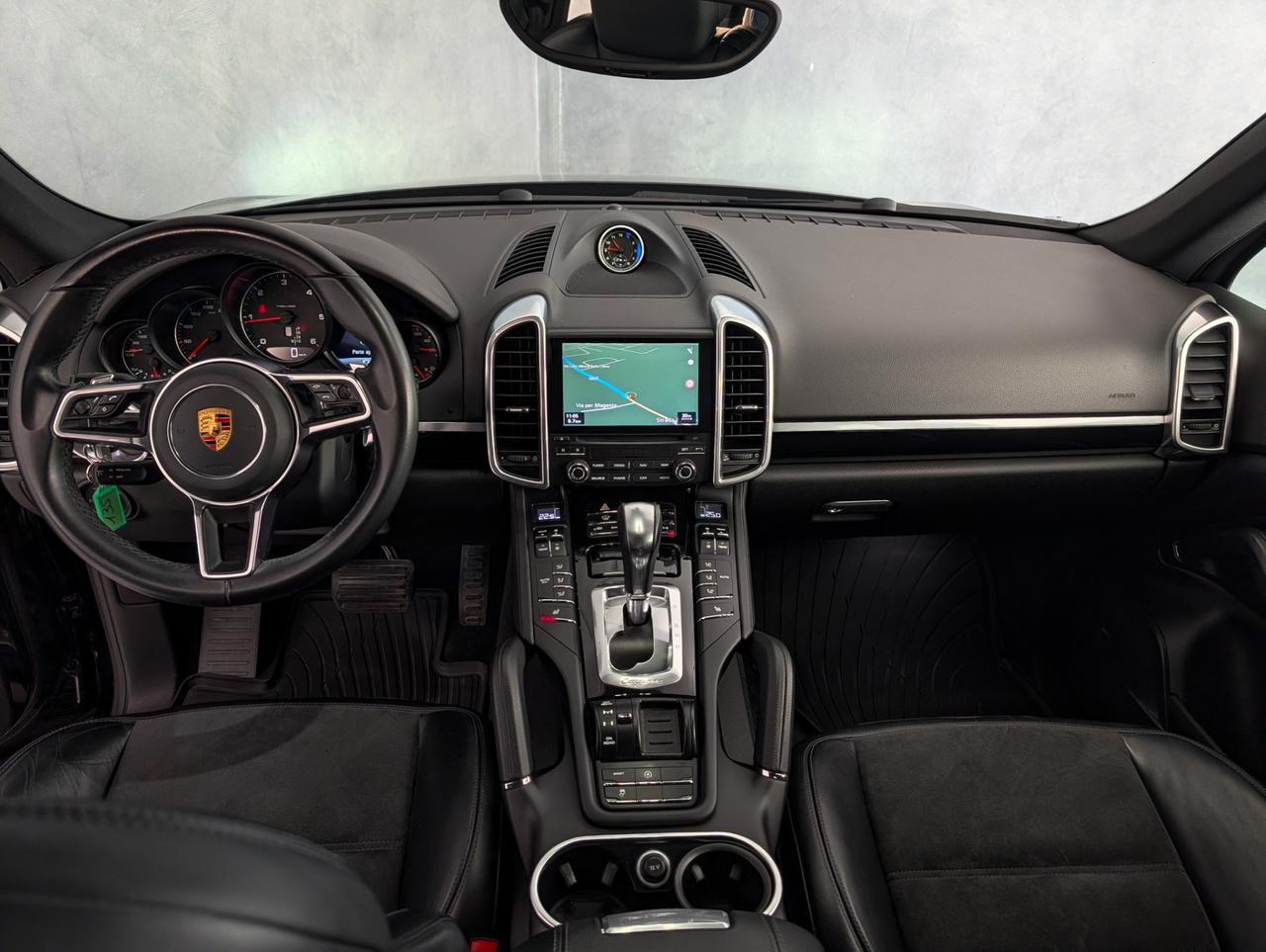 Porsche 3.0 Tiptronic Platinum Edition