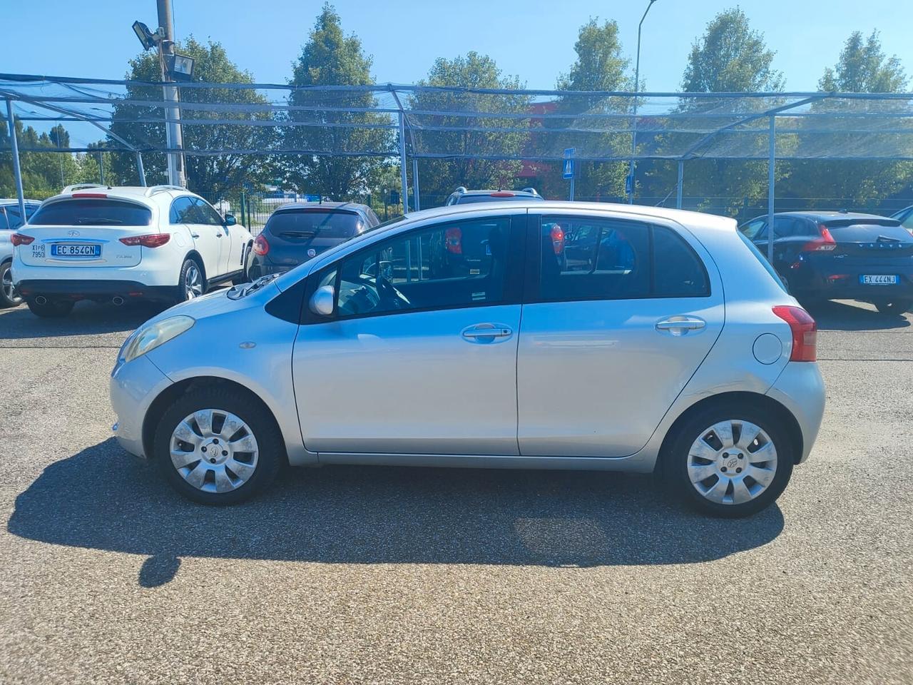 Toyota Yaris 1.0 3 porte Sol