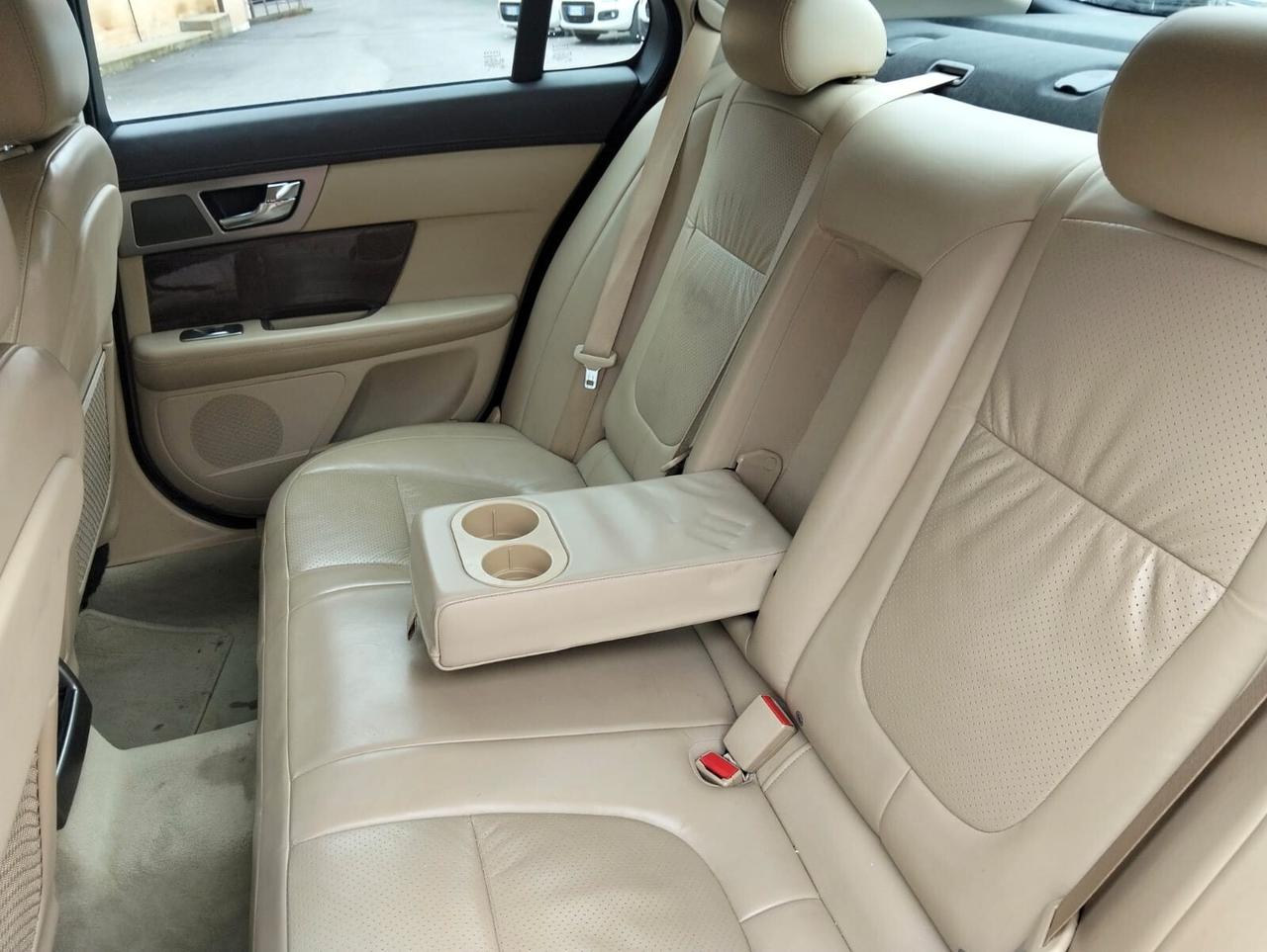 Jaguar XF 2.7D V6 Premium Luxury