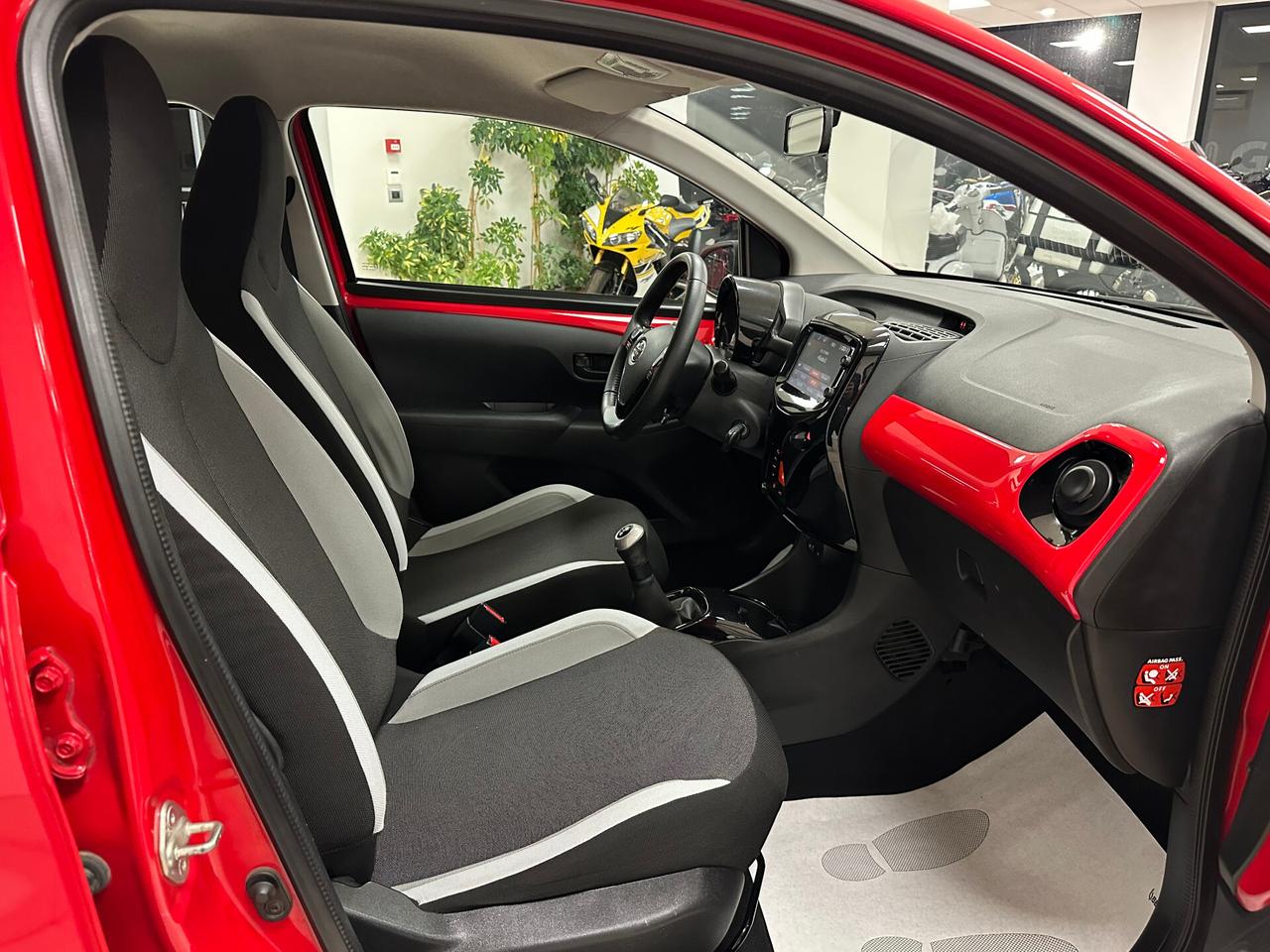 Toyota Aygo 1.0 VVT-i 69 CV 5 porte x-cite - 2015