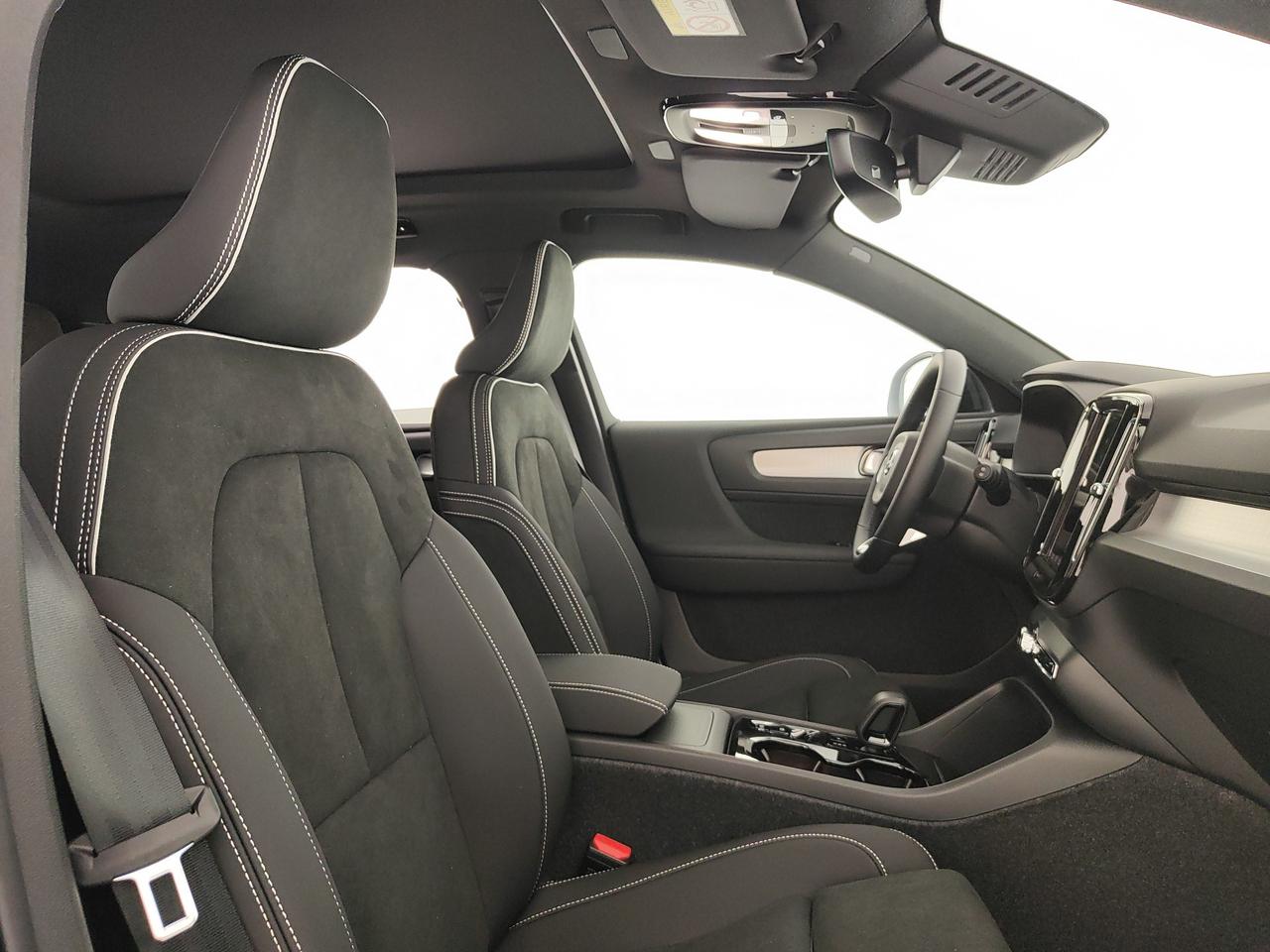 VOLVO XC40 2.0 b3 Ultra Black Edition auto
