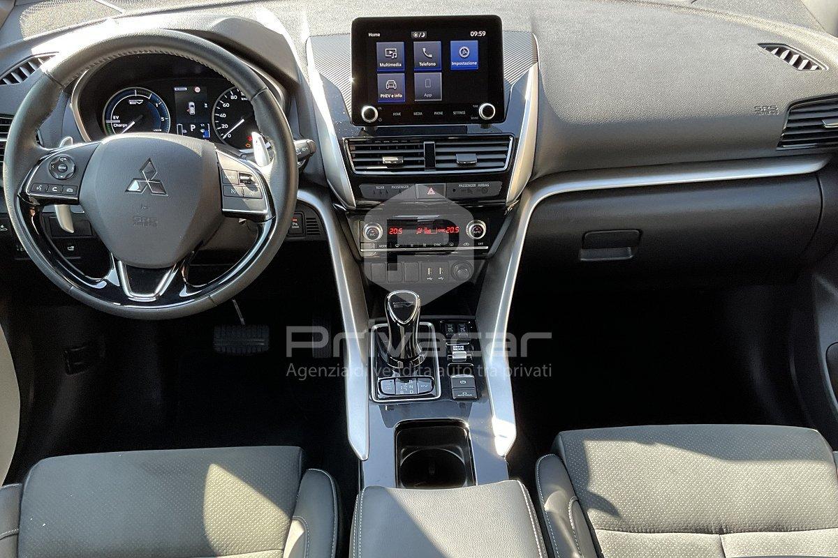 MITSUBISHI Eclipse Cross 2.4 MIVEC 4WD PHEV Instyle SDA Pack 0