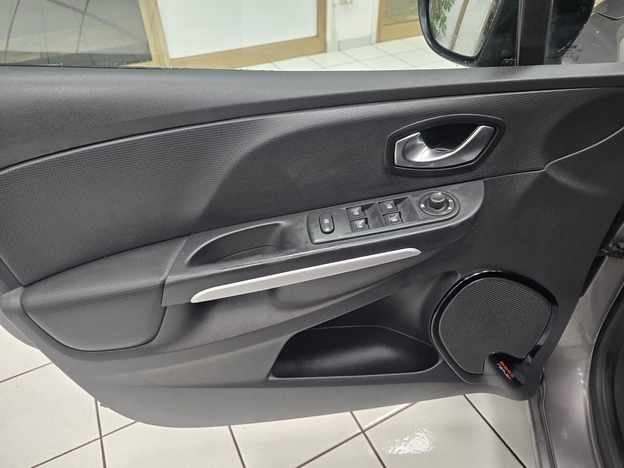 Renault Clio 1.5 dCi 8V 90CV EDC S&S 5 porte Duel2