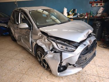 Toyota Yaris 1.5 Hybrid 5 porte Trend INCIDENTATA
