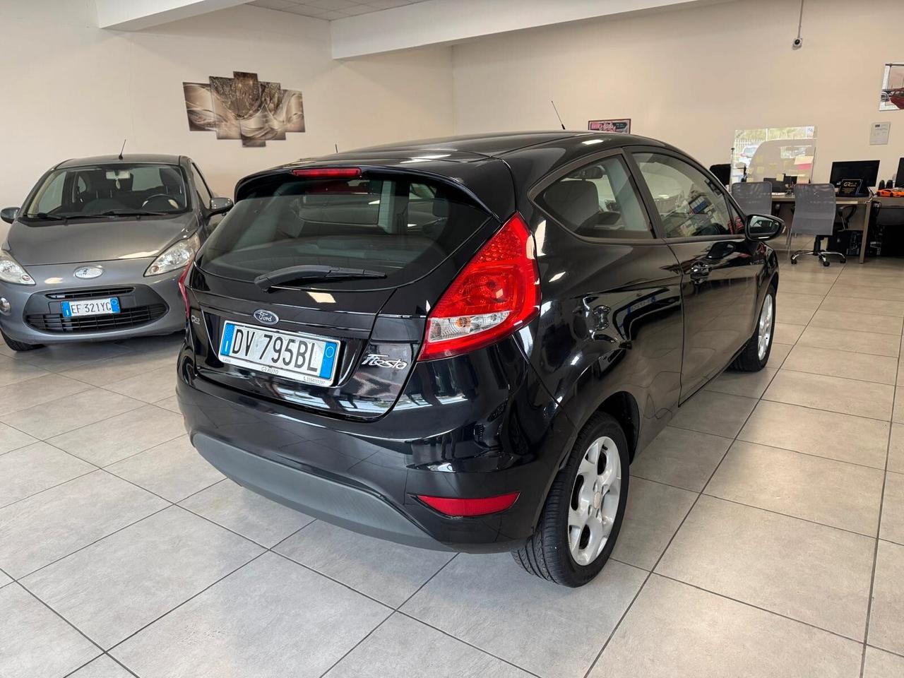 Ford Fiesta 1.2 BENZINA 82CV NEOPATENTATI 2009