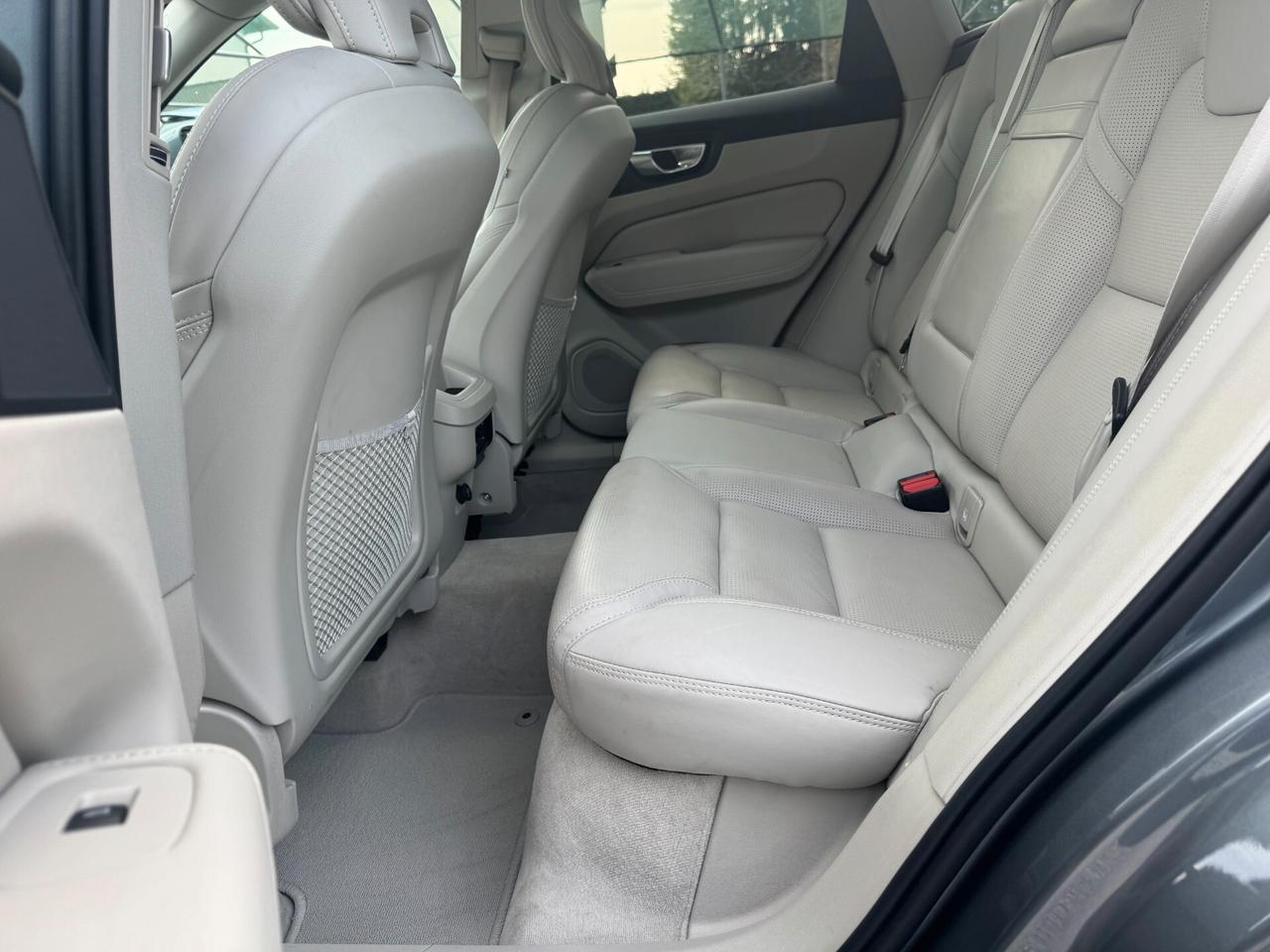 Volvo XC 60 XC60 B5 (d) AWD Geartronic Inscription