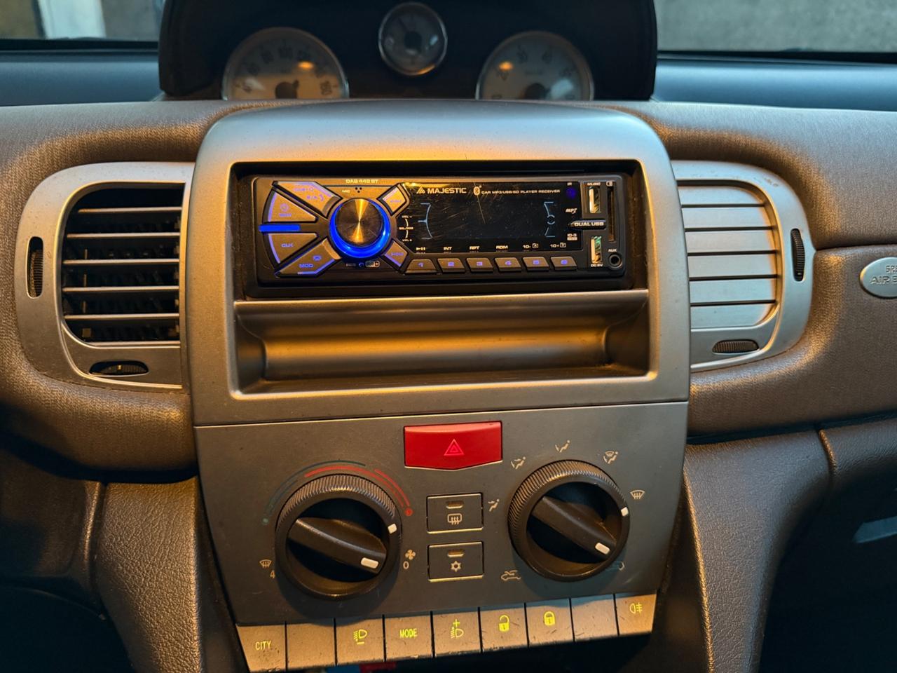 Lancia Ypsilon 1.2 benzina euro4 bicolore