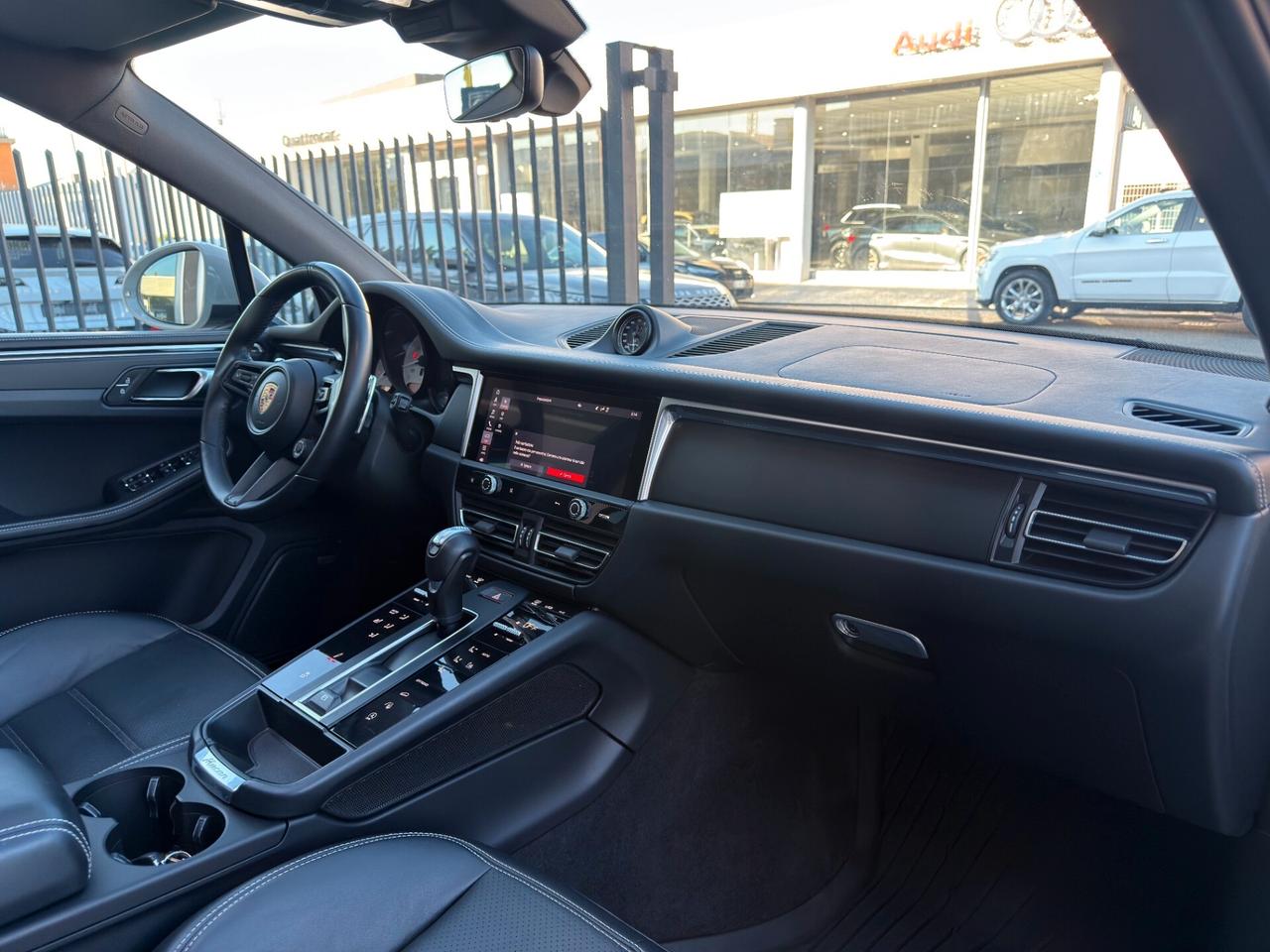 Porsche Macan 2.0 T TETTO APRIBILE