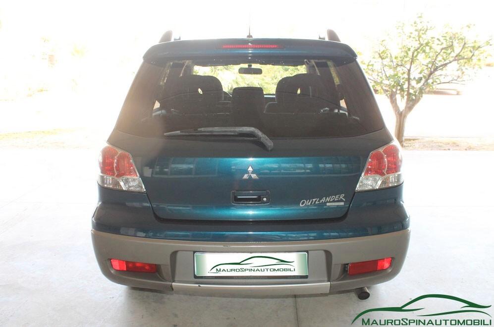 Mitsubishi Outlander 2.4i 16V 4WD Sport
