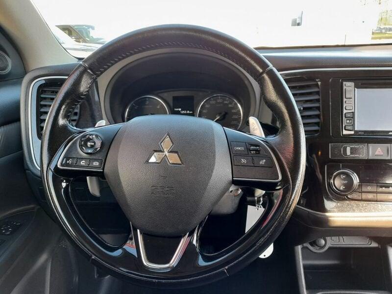 Mitsubishi Outlander Outlander 2.2 DI-D 4WD Intense