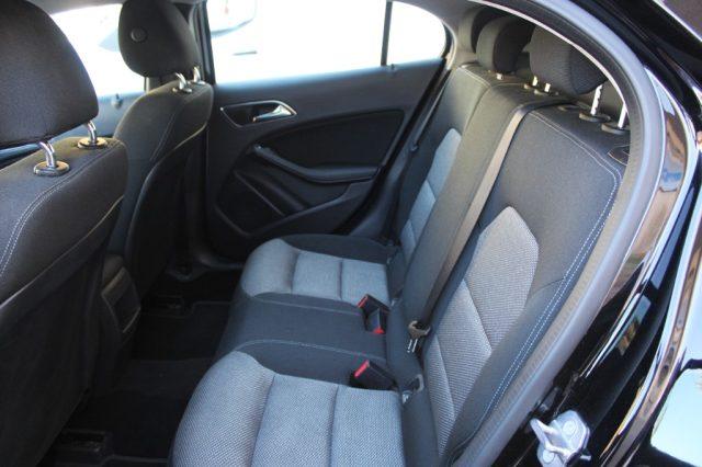 MERCEDES-BENZ GLA 200 d Automatic 4Matic Business