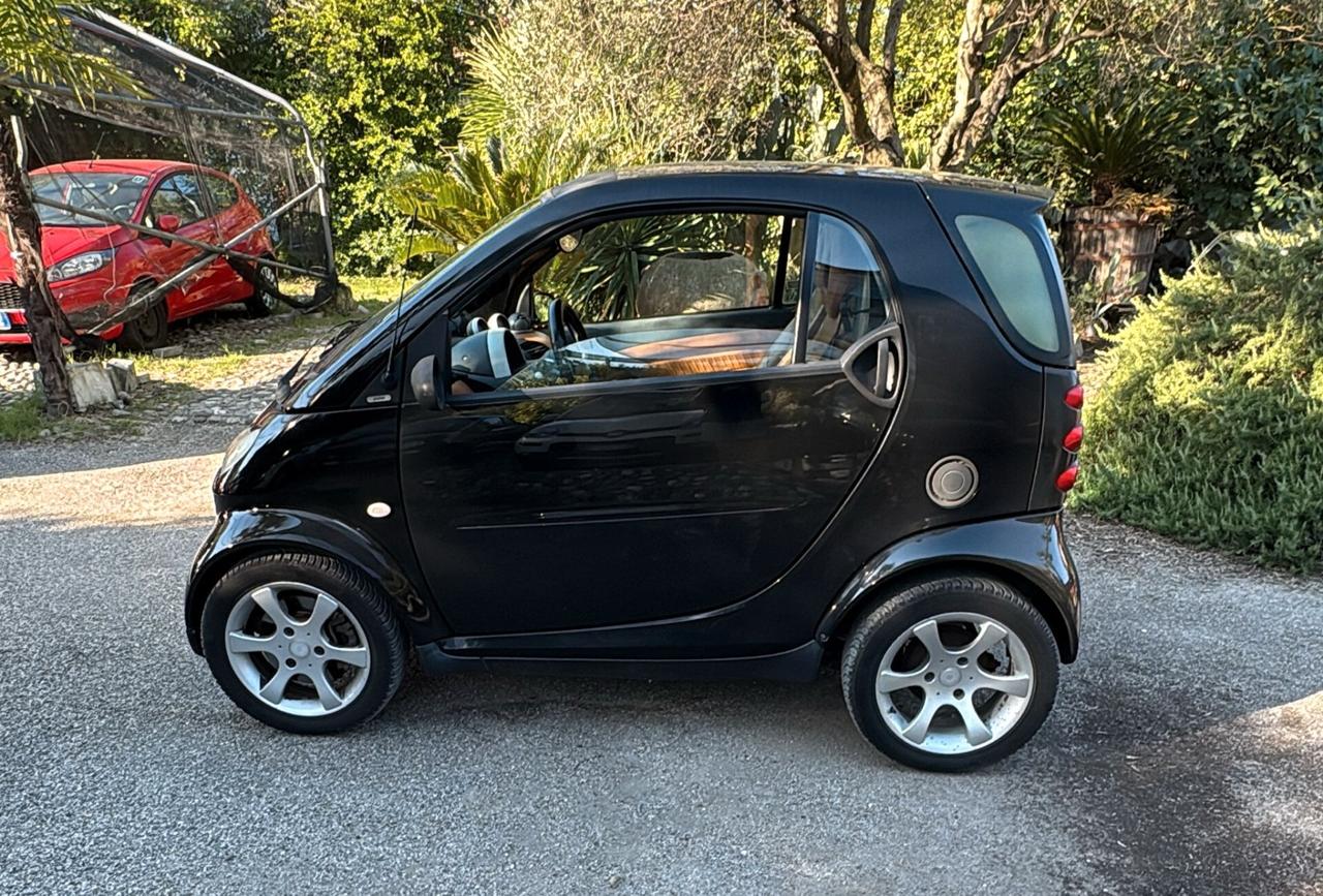 Smart ForTwo 700 coupé passion (45 kW) NEOPATENTATI