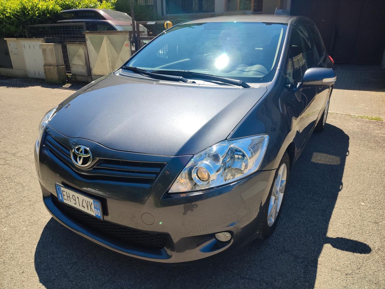 TOYOTA AURIS 1.6BENZINA POCHI KM COME NUOVA STUPENDA