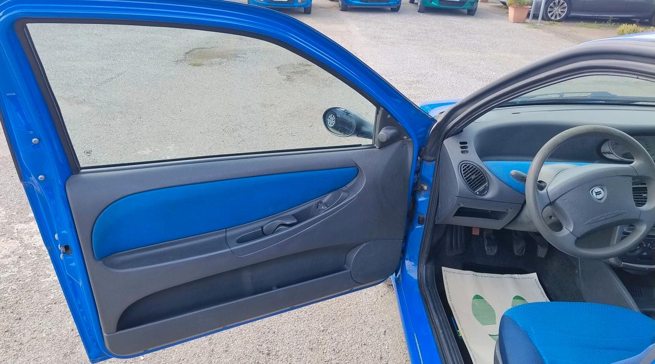 Lancia Y 1.2i Elefantino Blu