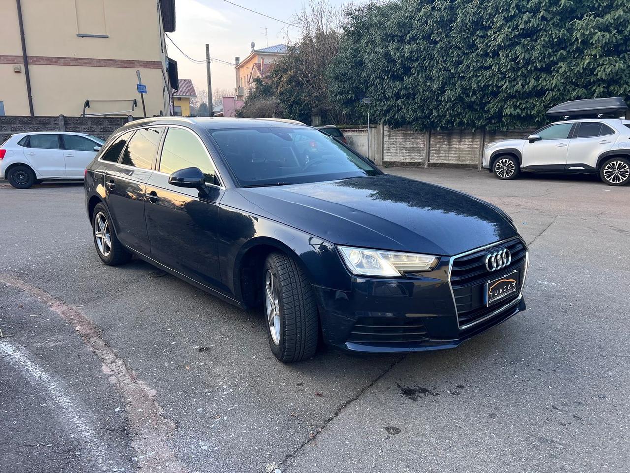 Audi A4 2.0 35 TDI Business Sport #8876