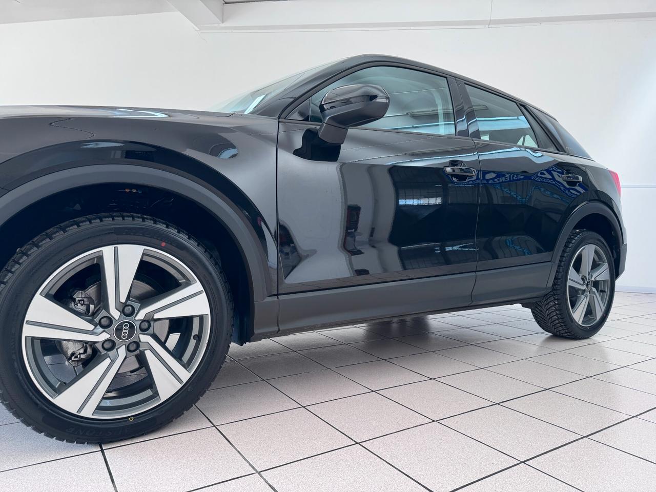 Audi Q2 1.0 TFSI - BENZINA 110cv MANULE - PARI AL NUOVO!!