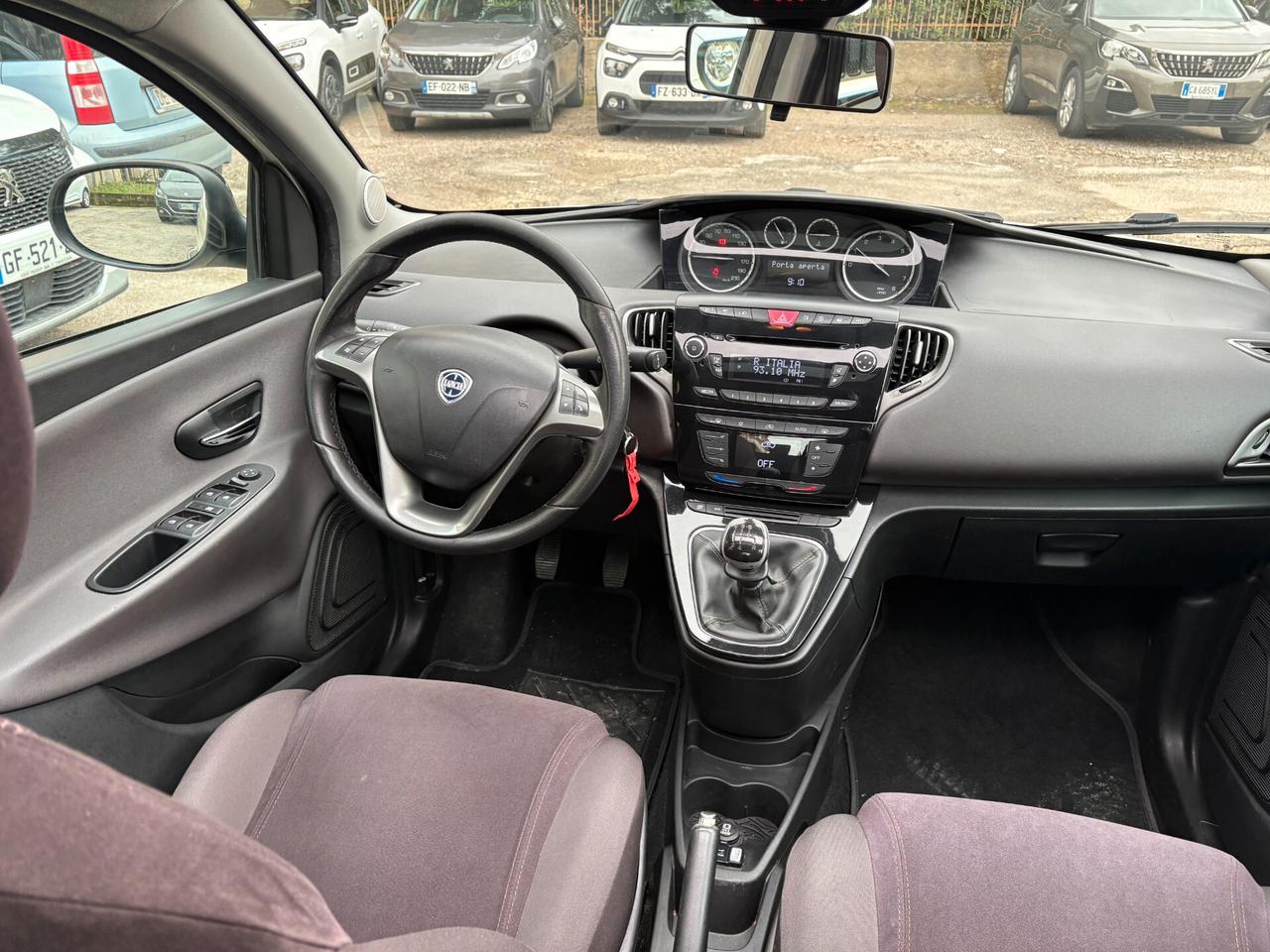 Lancia Ypsilon 0.9 TwinAir 85 CV 5 porte S&S Platinum