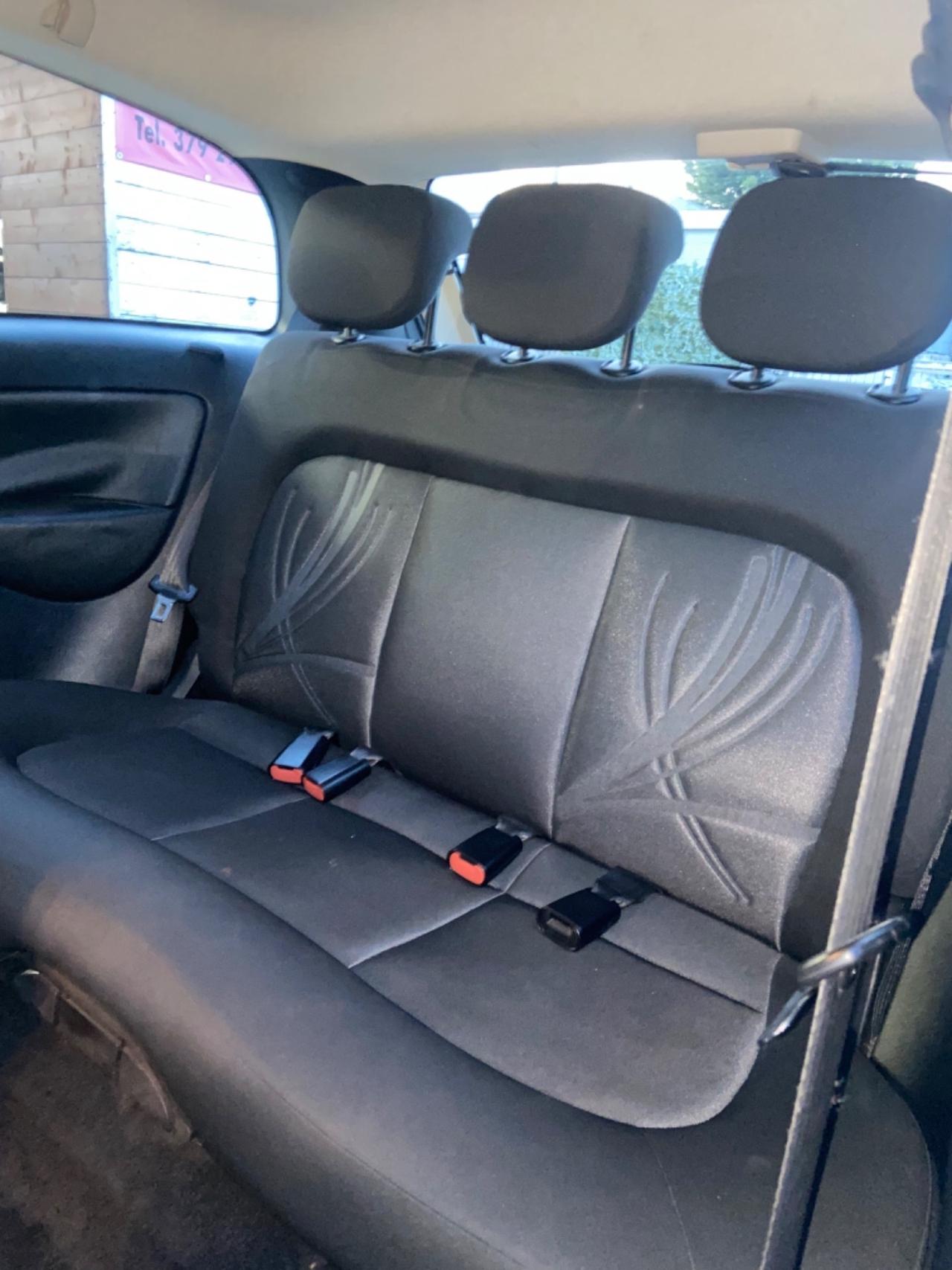 Lancia Ypsilon 1.3 MJT 75 CV Diva