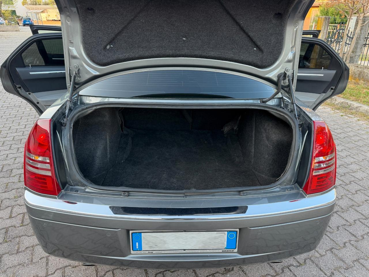 Chrysler 300C 3.0 V6 CRD Berlina Navi