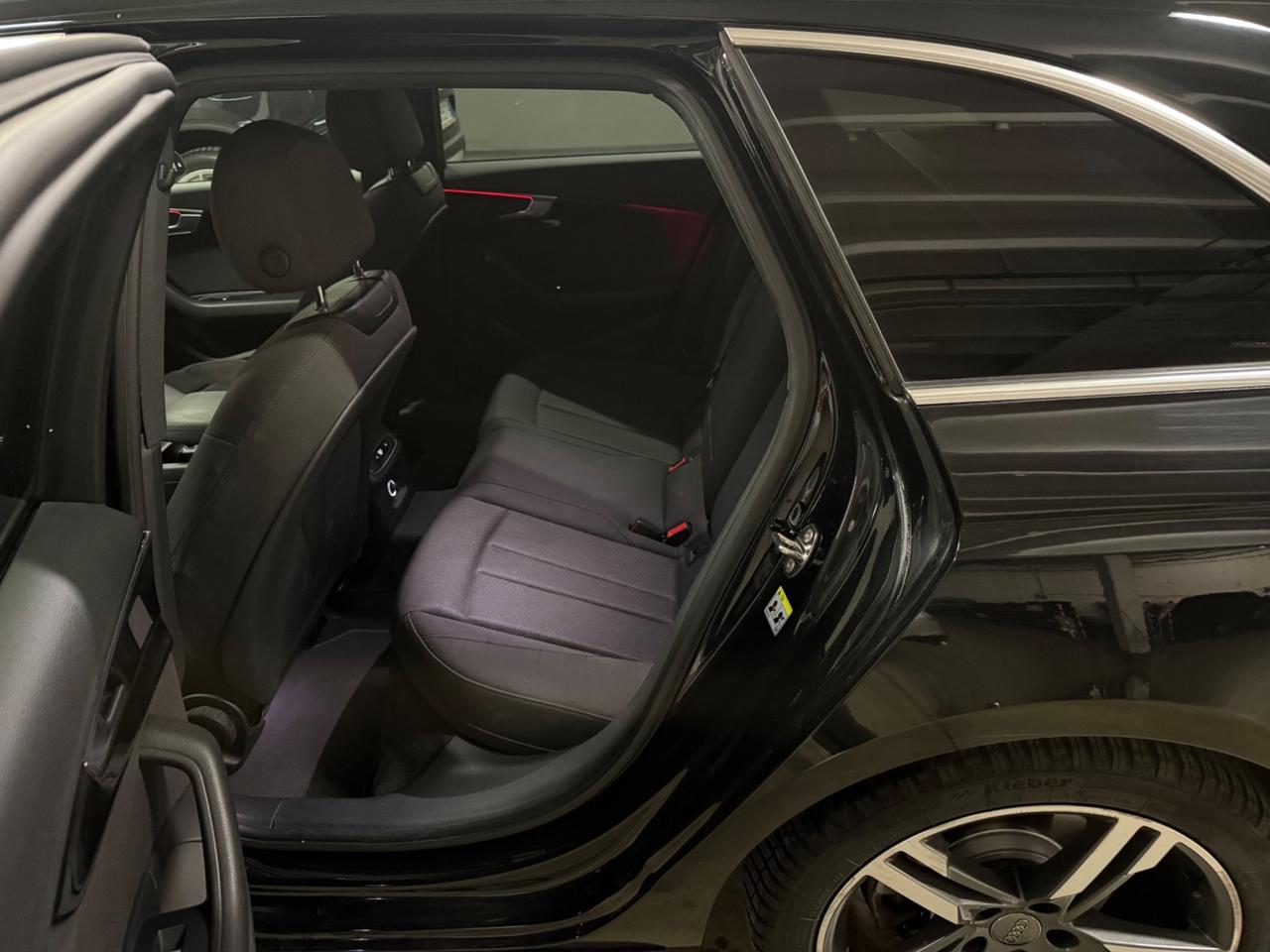 Audi A4 40 TDI quattro S tronic-