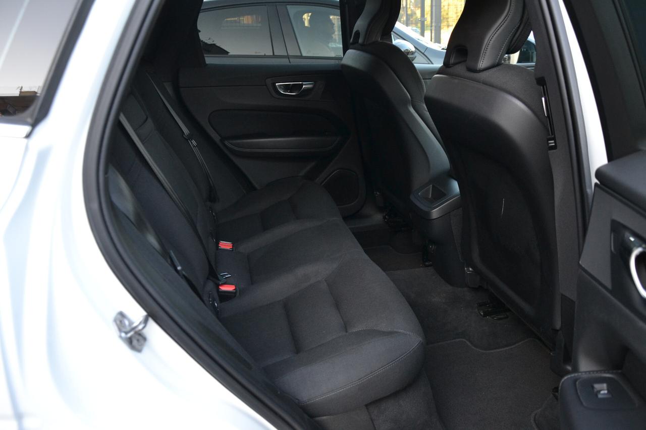 Volvo XC 60 2.0 197CV AWD HYBRID/DIESEL AUT.+FULL LED+RCAM+NAV