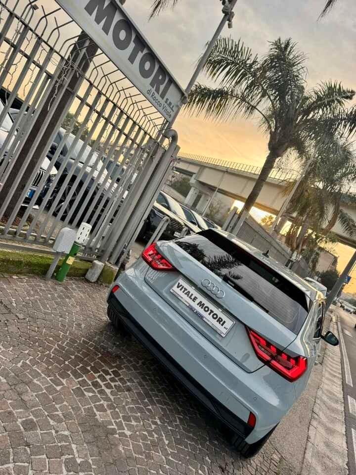 AUDI A1 SPORTBACK 30 TFSI Identity Black 110 CV