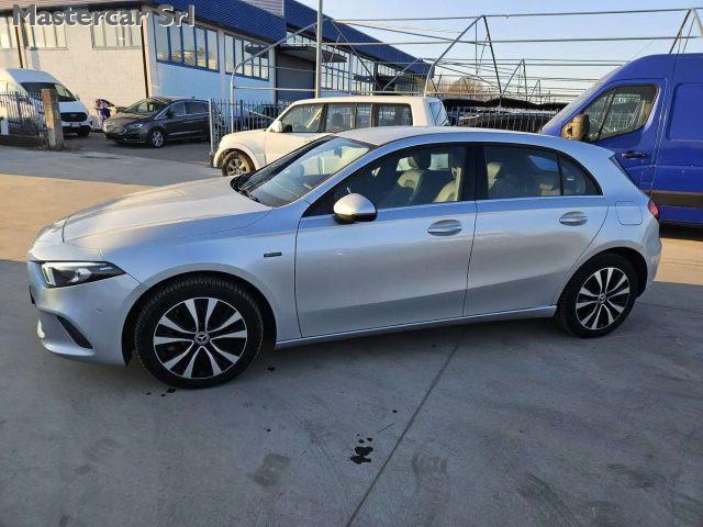 MERCEDES-BENZ A 250 e eq-power Business Extra auto - GC736ZY