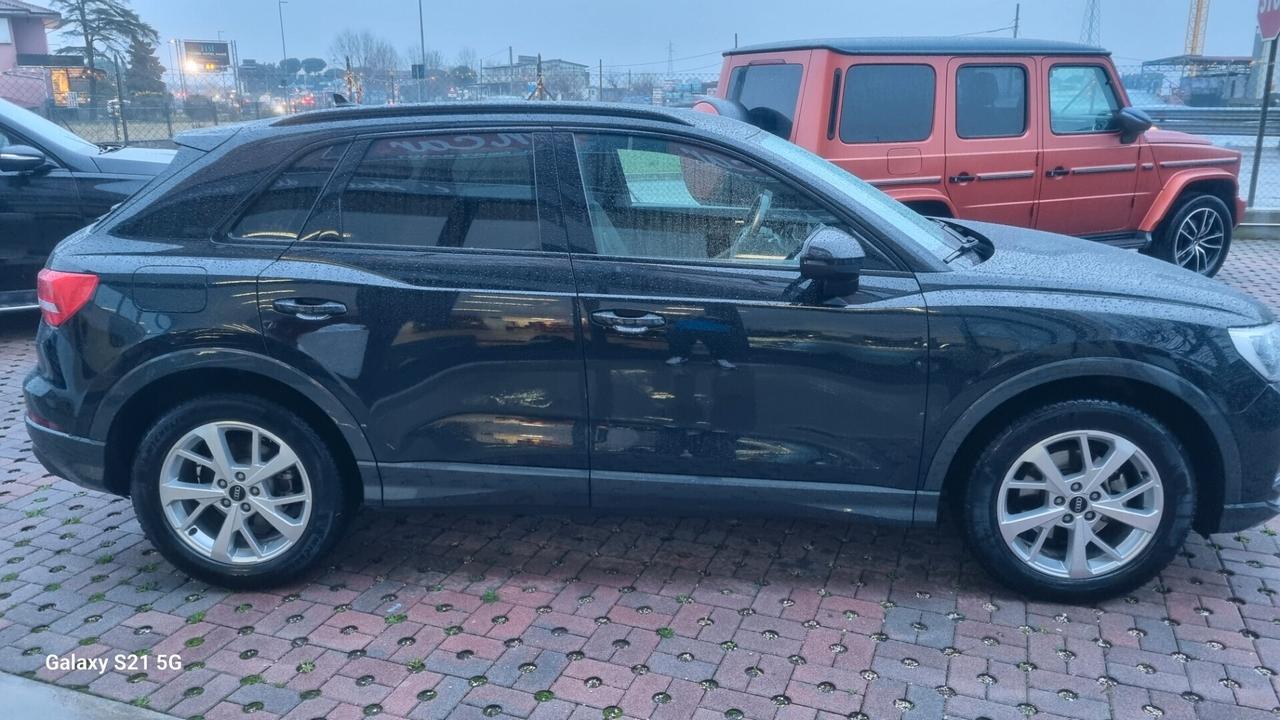 Audi Q3 35 TDI quattro S tronic Business Advanced