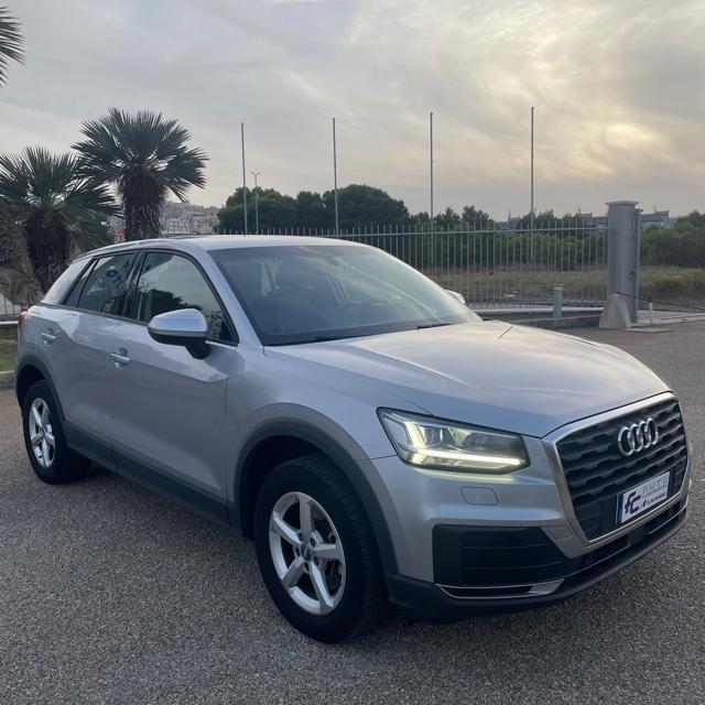 AUDI Q2 35 TDI Business