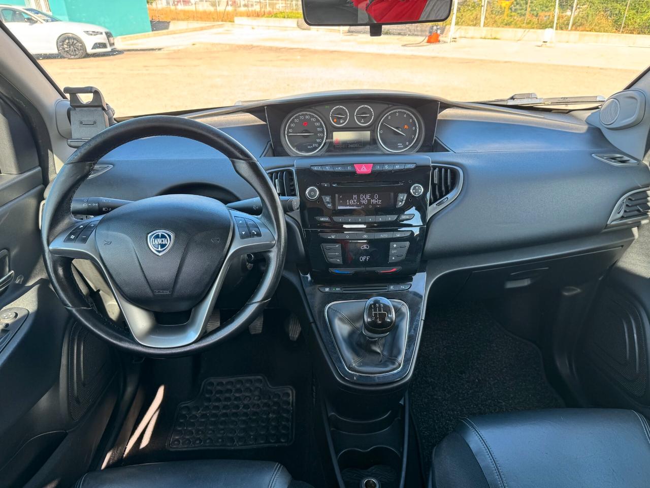 Lancia Ypsilon 0.9 TwinAir 85 CV 5 porte S&S Platinum