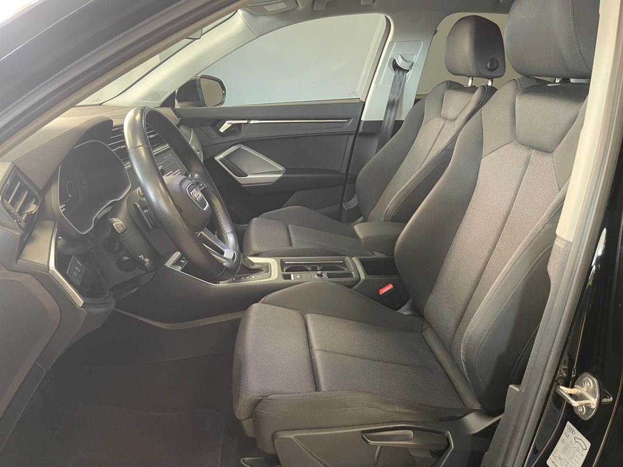 Audi Q3 2.0 TDI 150cv S line