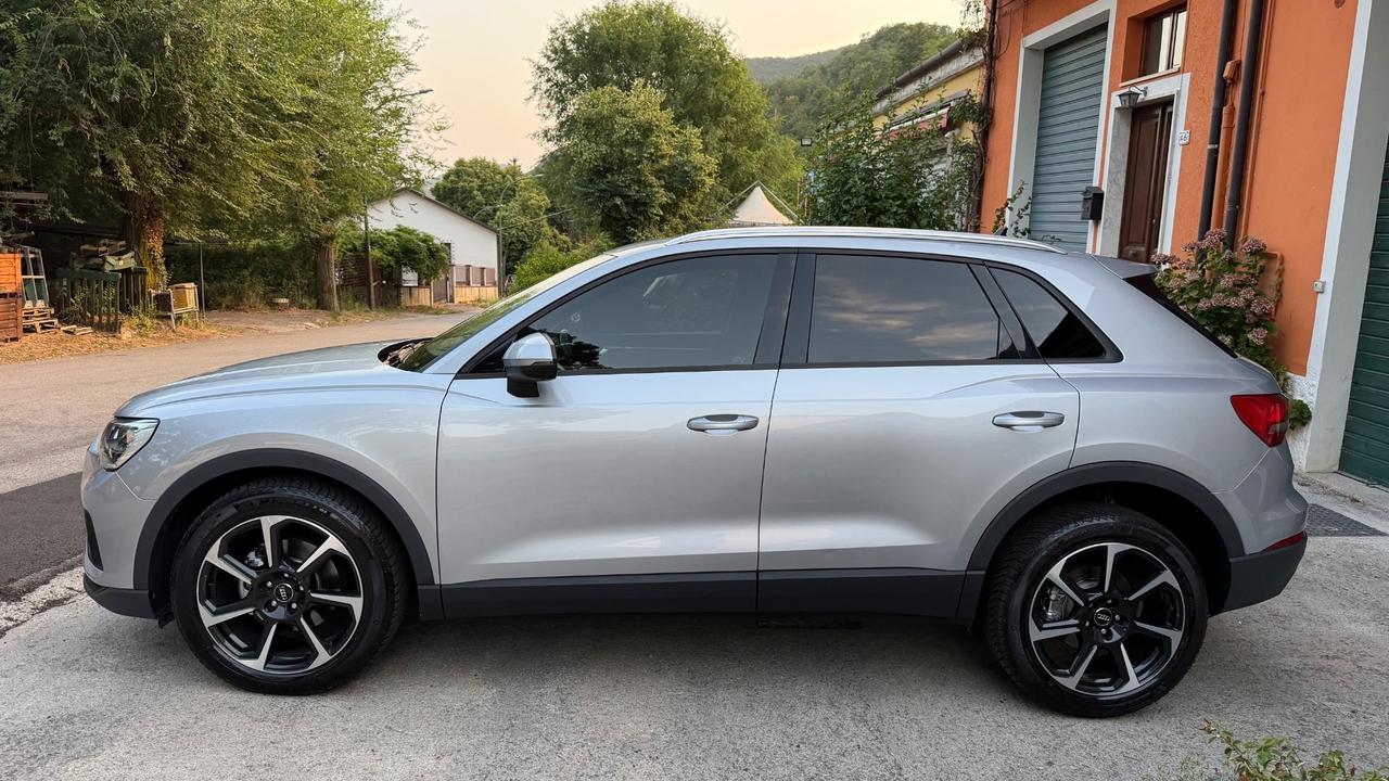 Audi Q3 35 TDI S tronic Business Advanced